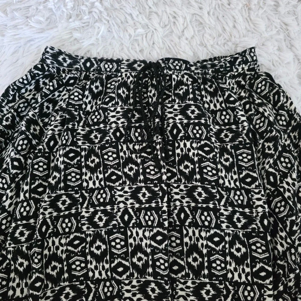 Hollister Womens Black White Geometric Tribal Sharkbite Hem Midi‎ Skirt Small
